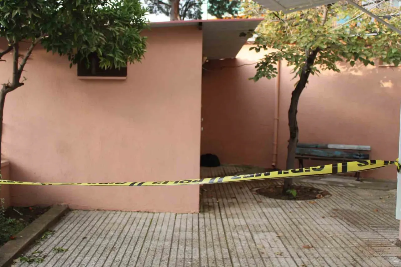 Aydın'da cami avlusunda kalan çanta panik yarattı! 1