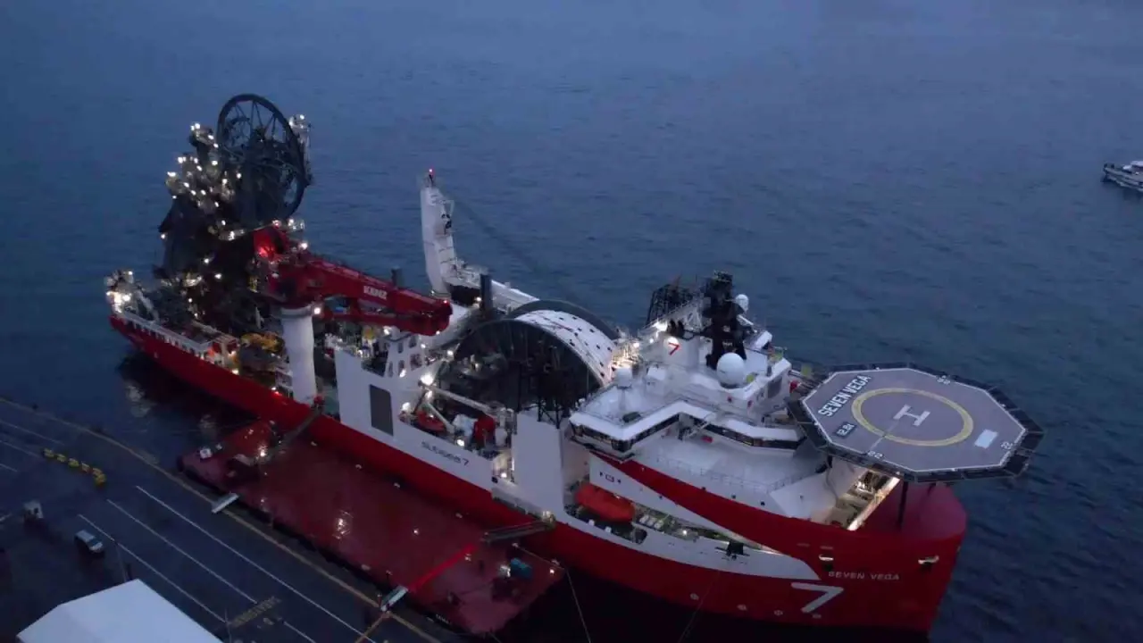 Derin denizlerin devi İstanbul’da: Seven Vega Türkiye’nin enerji hattını döşeyecek! 1