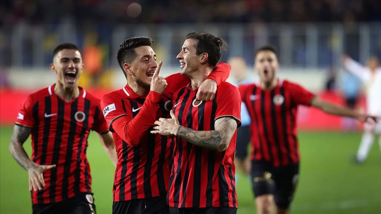 Süper Lig’de alt hattı kilitleyen randevu: Gençlerbirliği tam kadro sahada! 3