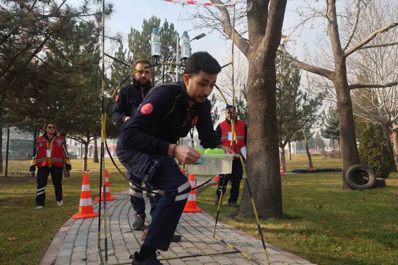 Konya’da acil sağlık haftasında gerçeğini aratmayan tatbikat 7