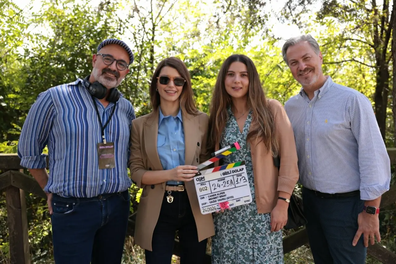 ‘Gizli Profil’ vizyona giremedi... Beren Saat, ‘Hazırlık yetersizliğini' gizlemeyi başardı! 4