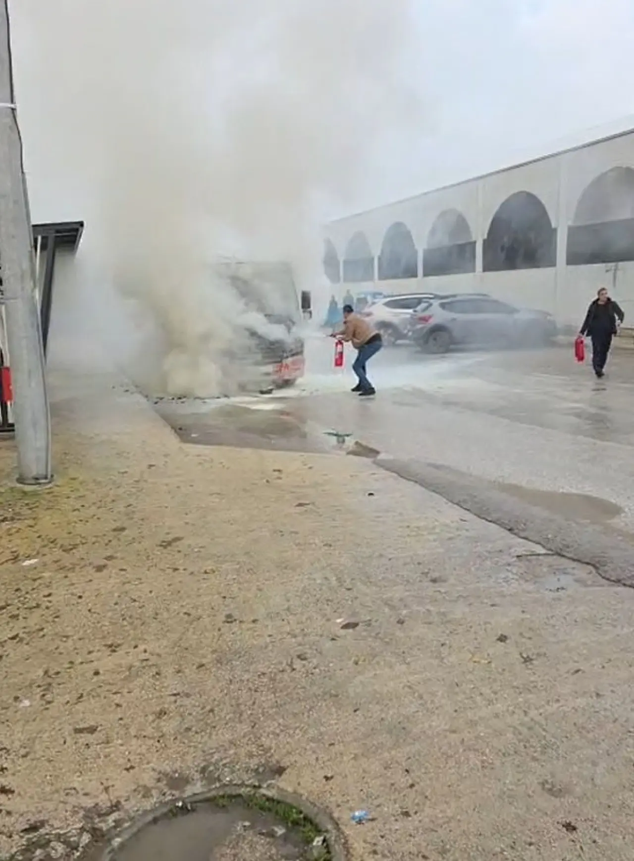 Düzce'de halk otobüsü yolda alev aldı: Dakikalar içinde hurdaya döndü! 3