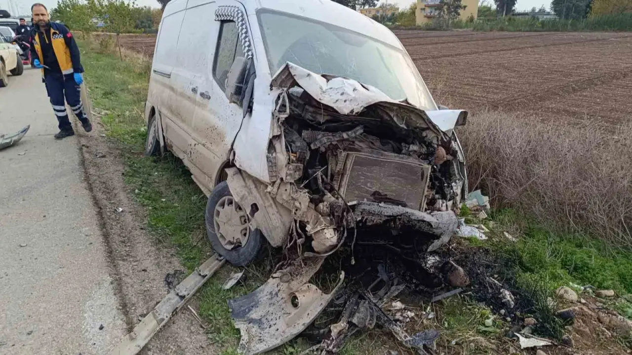 Hatay'da feci çarpışma! TOFAŞ bu kez uçmadı, origamiye döndü... 1