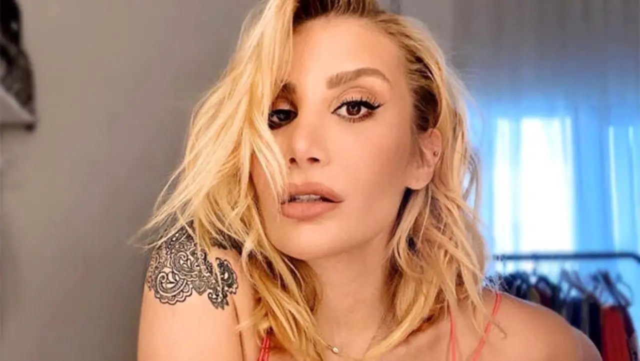 İrem Derici'ye 'Özür videosu' sonrası şok... Takipçisinin avukatı para talep etti! 1