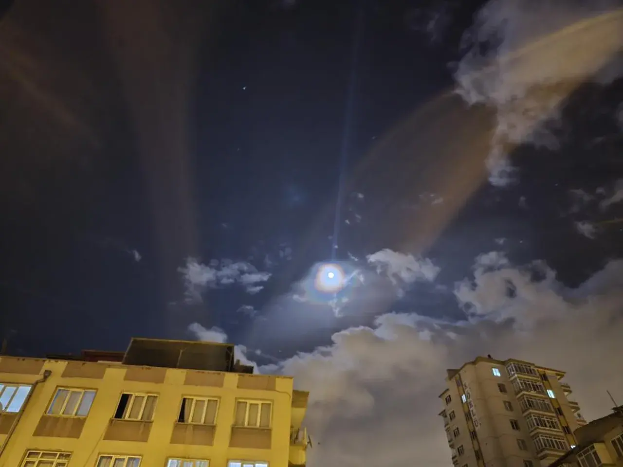 Kayseri’de gökyüzünü gören şaşkına döndü: Lunar Corona geceye damgasını vurdu! 2