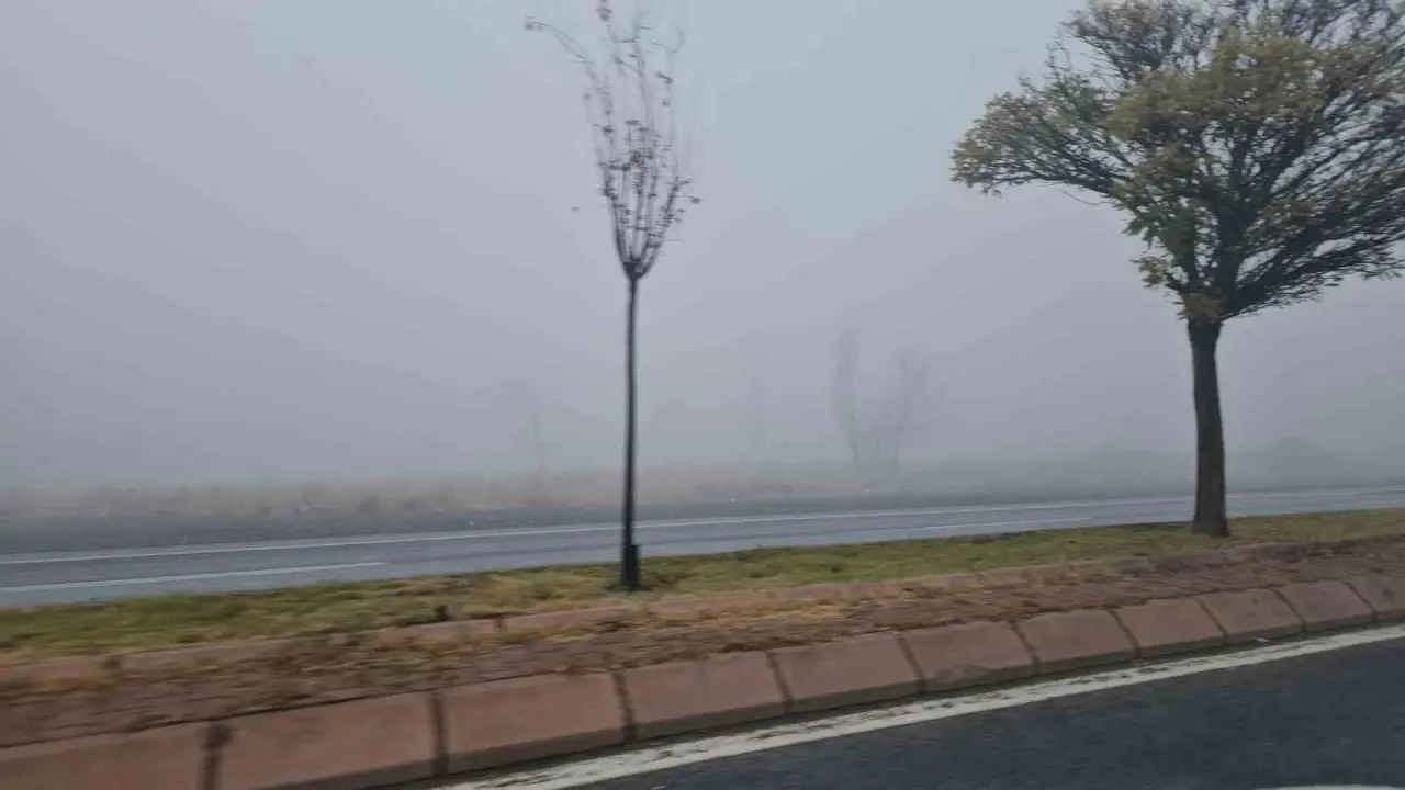 Kayseri’yi sis kapladı: Görüş mesafesi 20 metreye düştü! 1