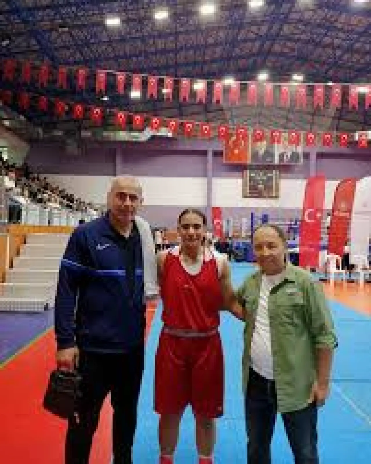 15 yaşındaki milli boksör Nisa Kaya, babasının olimpiyat rüyasını gerçeğe taşıyor 4