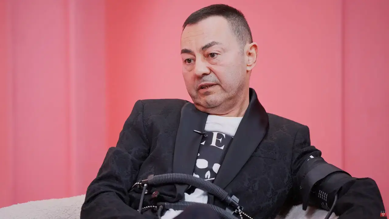 MS hastalığıyla mücadele eden Serdar Ortaç, konserde zor anlar yaşadı! 1