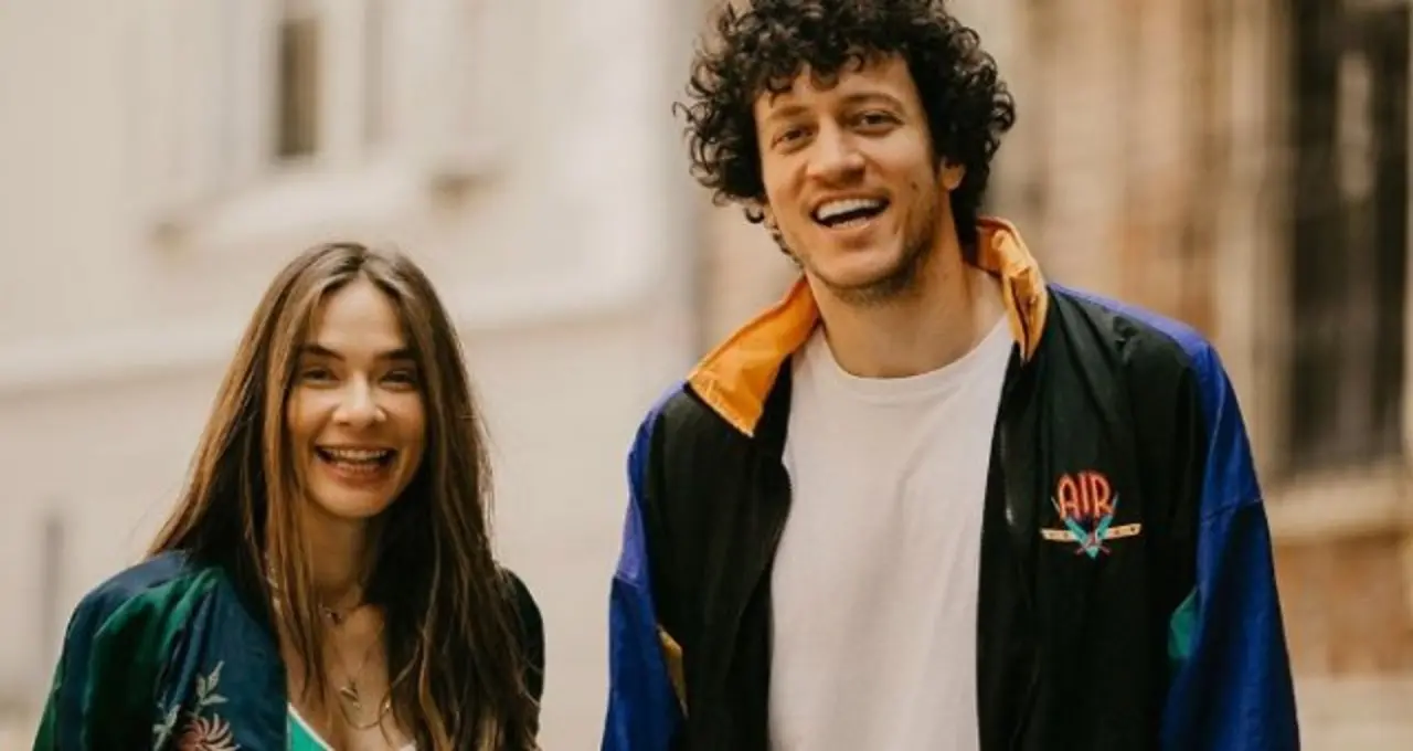 Müge Boz ve Caner Erdeniz çifti 'Eğitim göçü' kervanına katıldı! 1