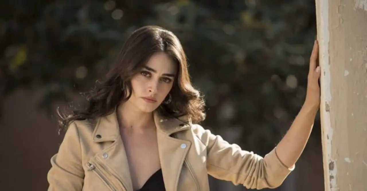 Oyunculuğa ara verdi ama kariyeri uçuşta... Esra Bilgiç’in ‘Keyifli’ çalışma rutini! 5