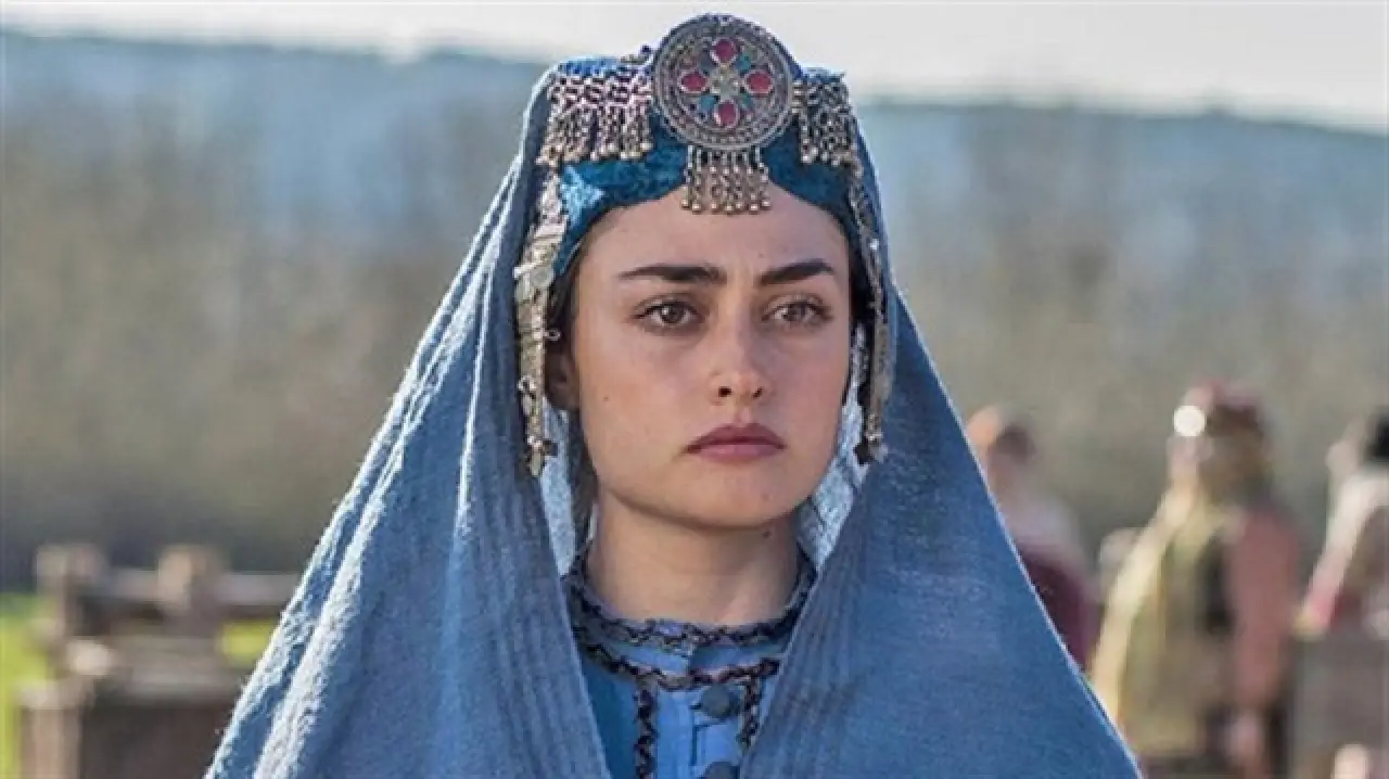 Oyunculuğa ara verdi ama kariyeri uçuşta... Esra Bilgiç’in ‘Keyifli’ çalışma rutini! 1