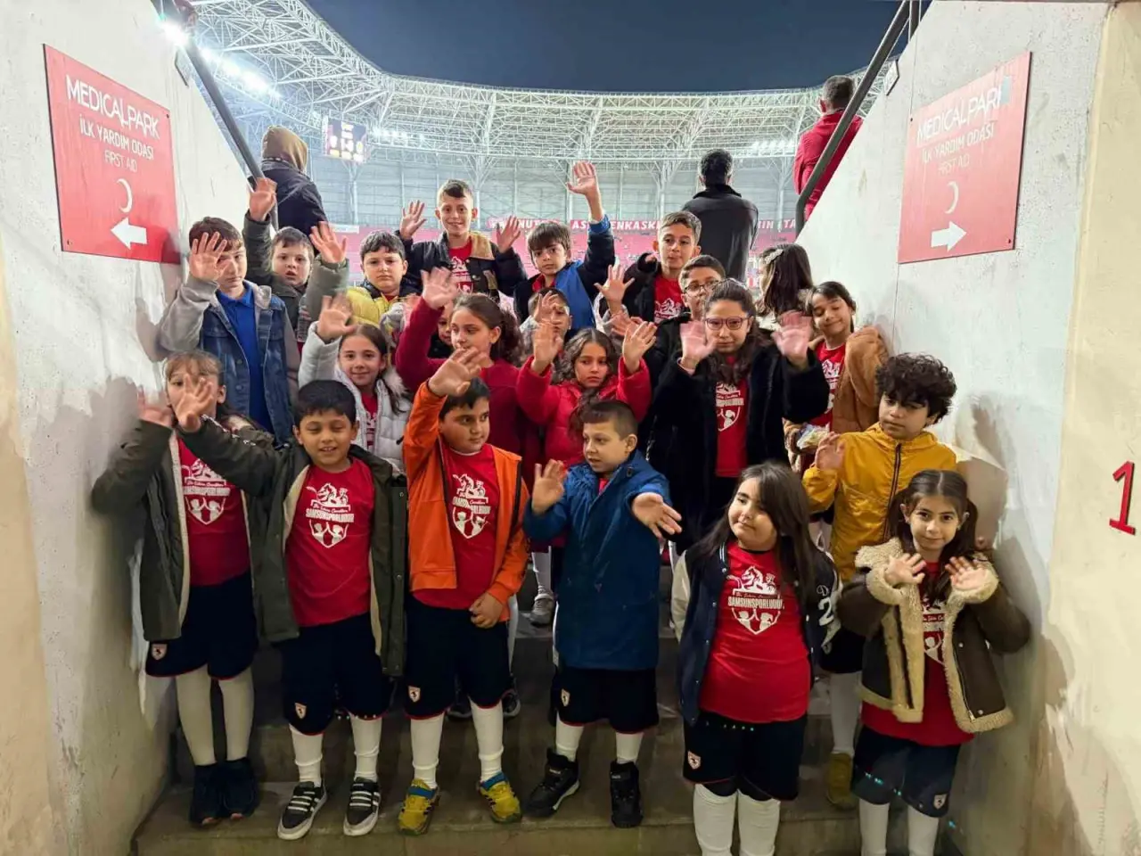 Seremonide duygu dolu anlar: Samsunspor–Alanyaspor açılışı hafızalara kazındı! 1