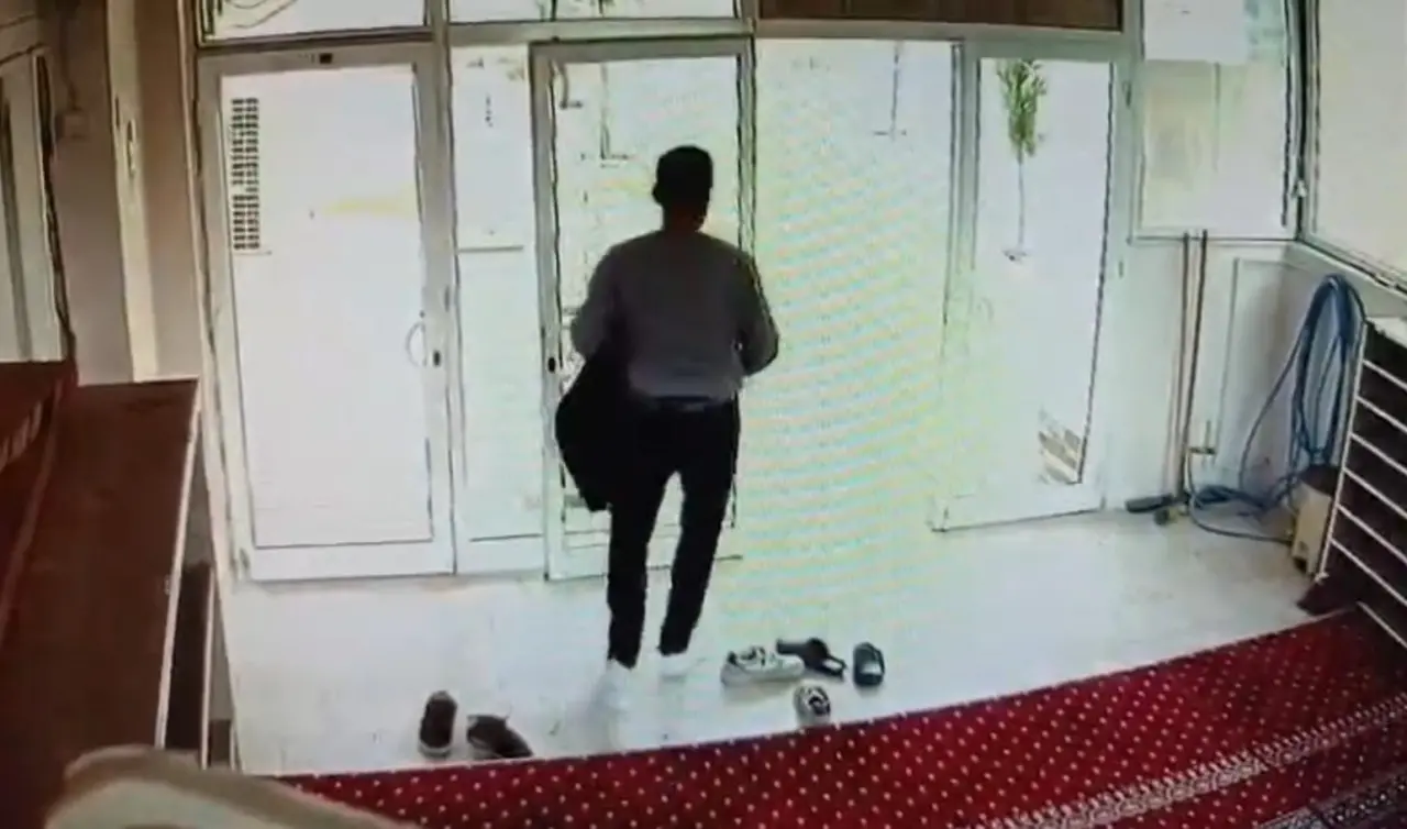 Şanlıurfa’da cami hırsızlığı: Şüpheli güvenlik kamerasında görüntülendi! 3