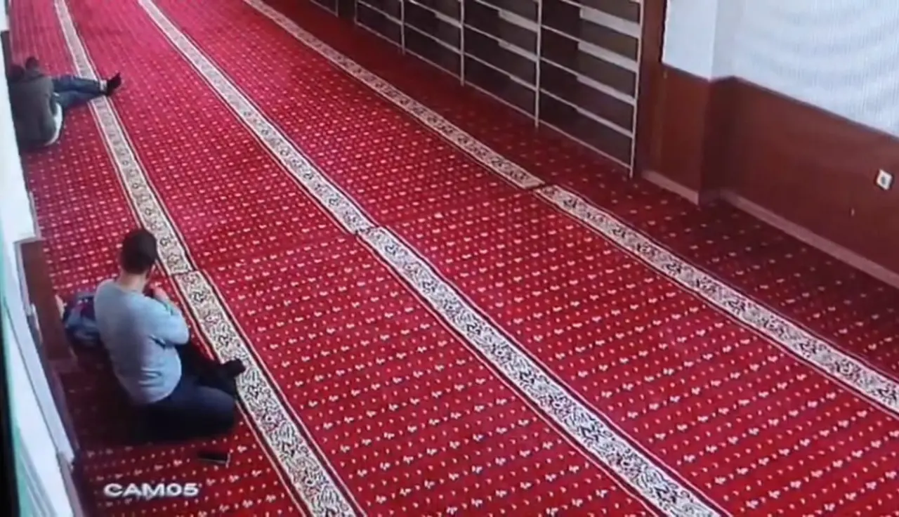 Şanlıurfa’da cami hırsızlığı: Şüpheli güvenlik kamerasında görüntülendi! 1