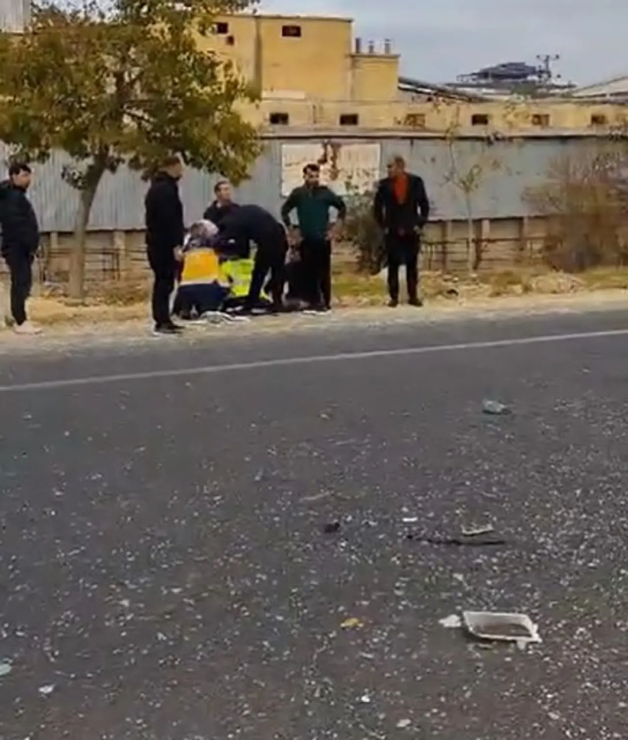 Kontrolsüz kavşakta feci kaza: Ekipler yaralıları güçlükle kurtardı! 1