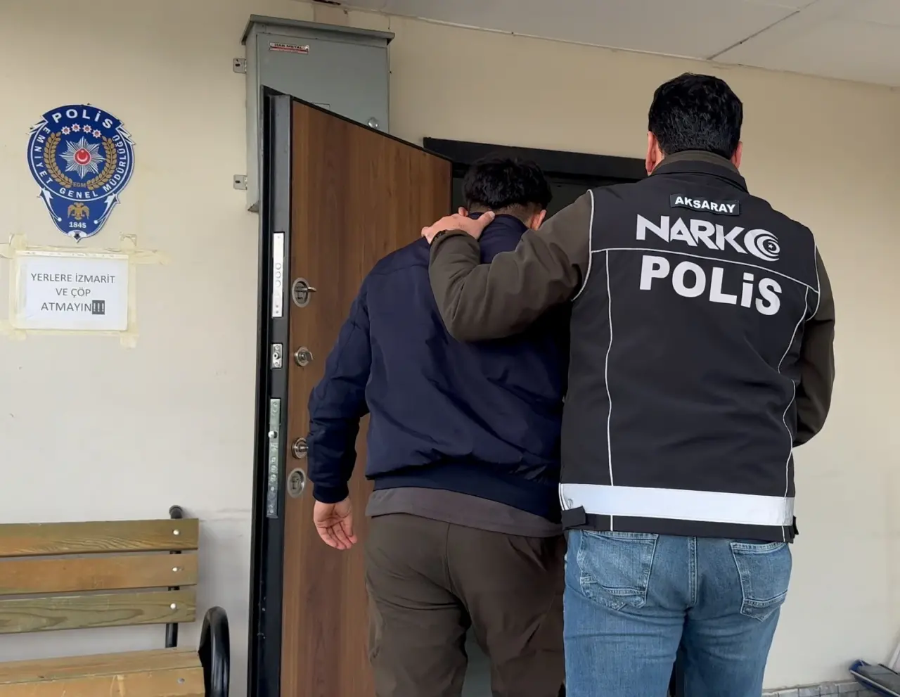 'Savcıyım' dedi... Cebinden 5.5 milyonluk altın döküldü! 1