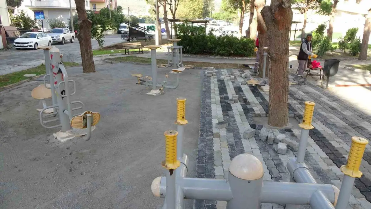 Söke’de park yenilendi: Mahallenin çehresi değişti! 1