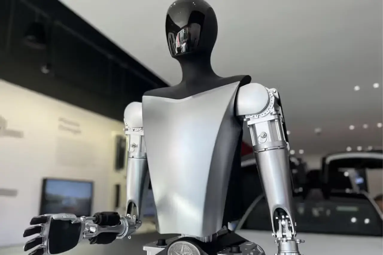 Robotlar çağı başlıyor: Tesla Optimus’tan insansı düzeyde gösteri! 3