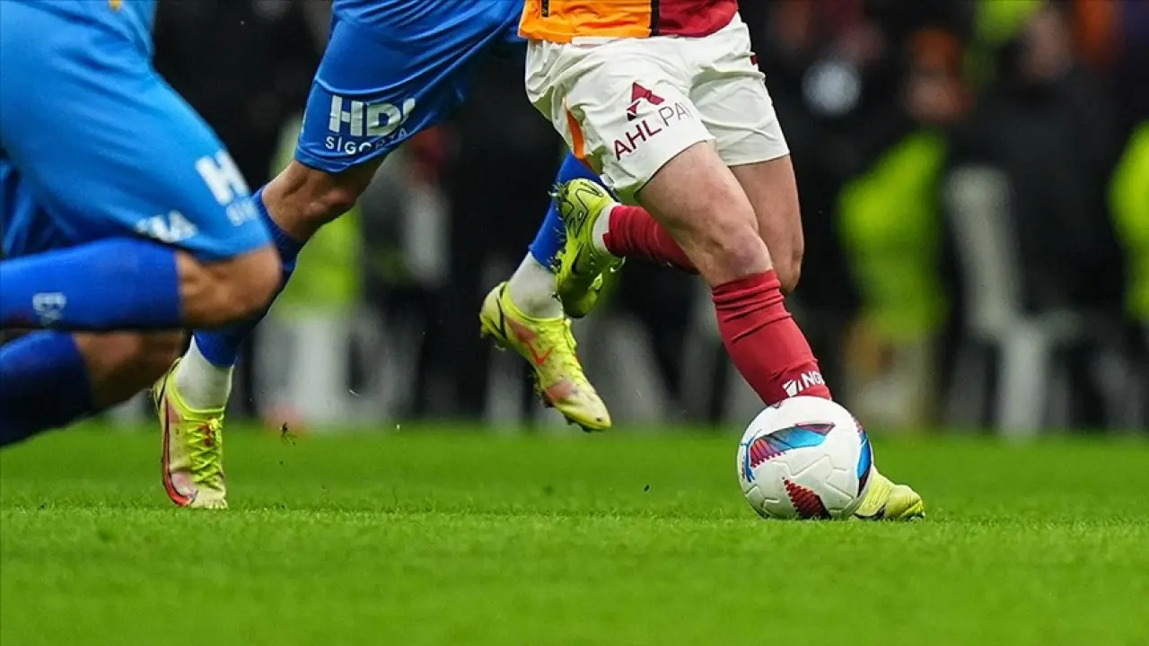 Süper Lig’de 15. hafta ateşi yanıyor: Galatasaray açıyor, zirve yarışı sertleşiyor! 1