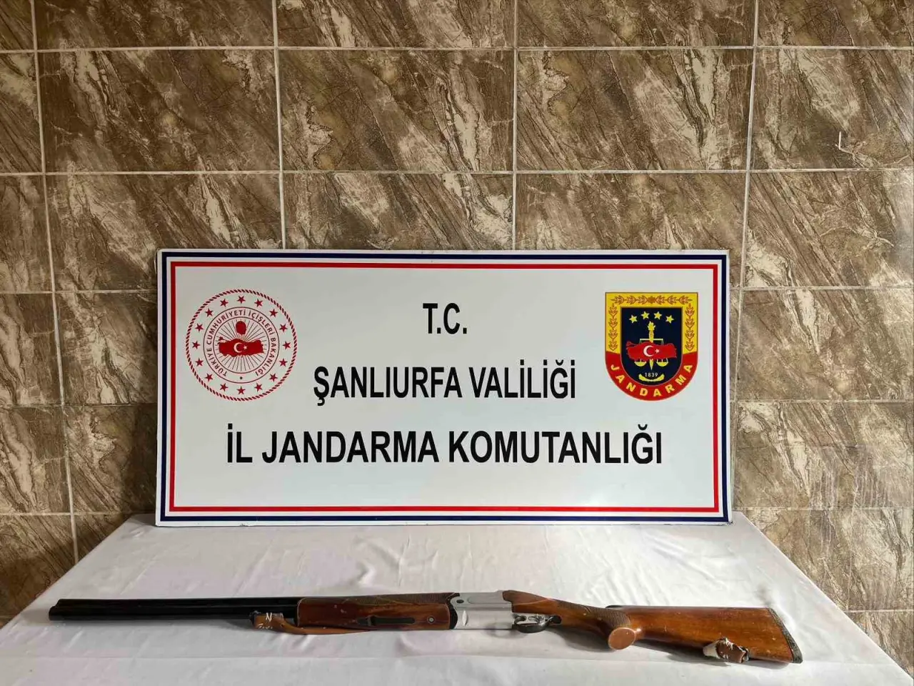Tüfek, dürbün, fişek… Şanlıurfa’da düğün magandalarına jandarma tokadı! 3