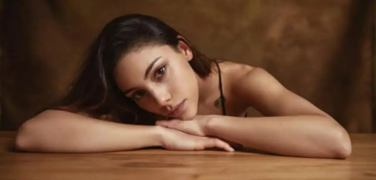 Uzak Şehir’in Zerrin’i Dilin Döğer’i korkutan takipçi 'Uluslararası cesaret' peşinde! 2