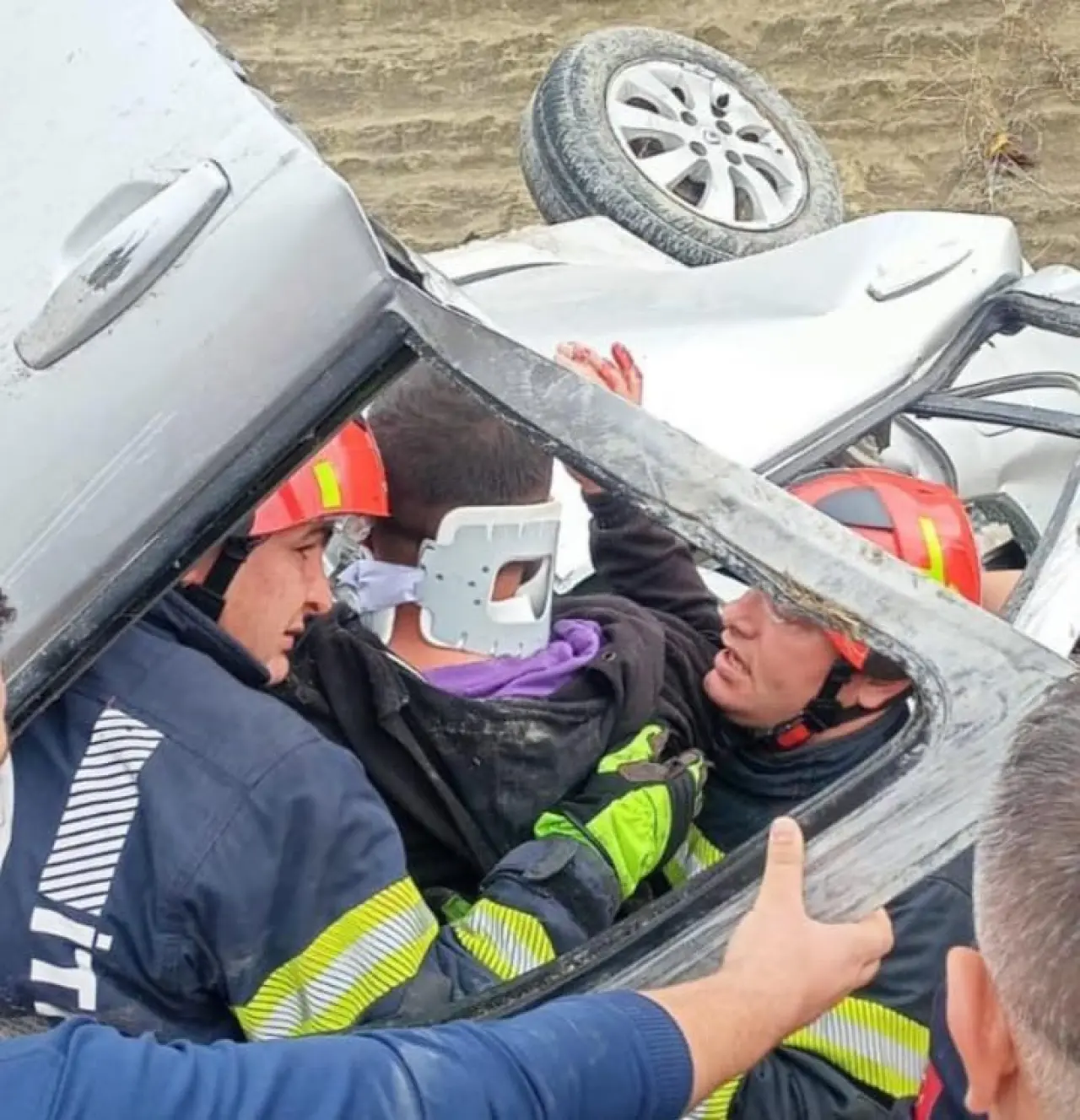 Denizli’de yağmur kazası: Otomobil takla attı! 3