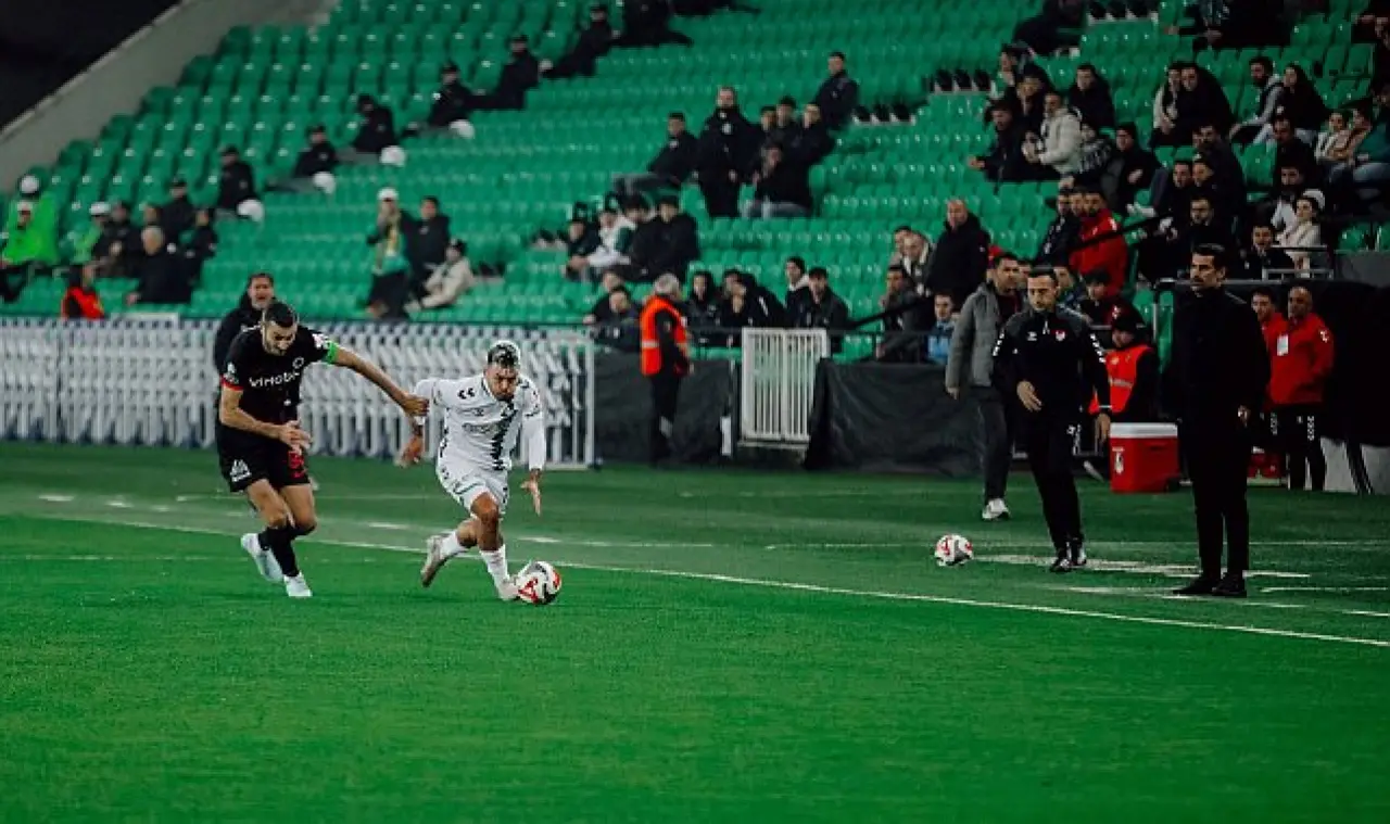 Gençlerbirliği’nin gol fırtınası Sakarya’da deprem etkisi yarattı! 2