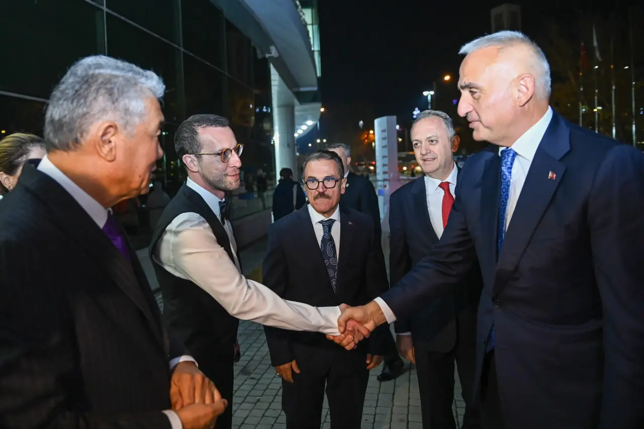 Cumhuriyetin 103. yılında Türk dünyasından 400 sanatçı Ankara'da buluştu 2
