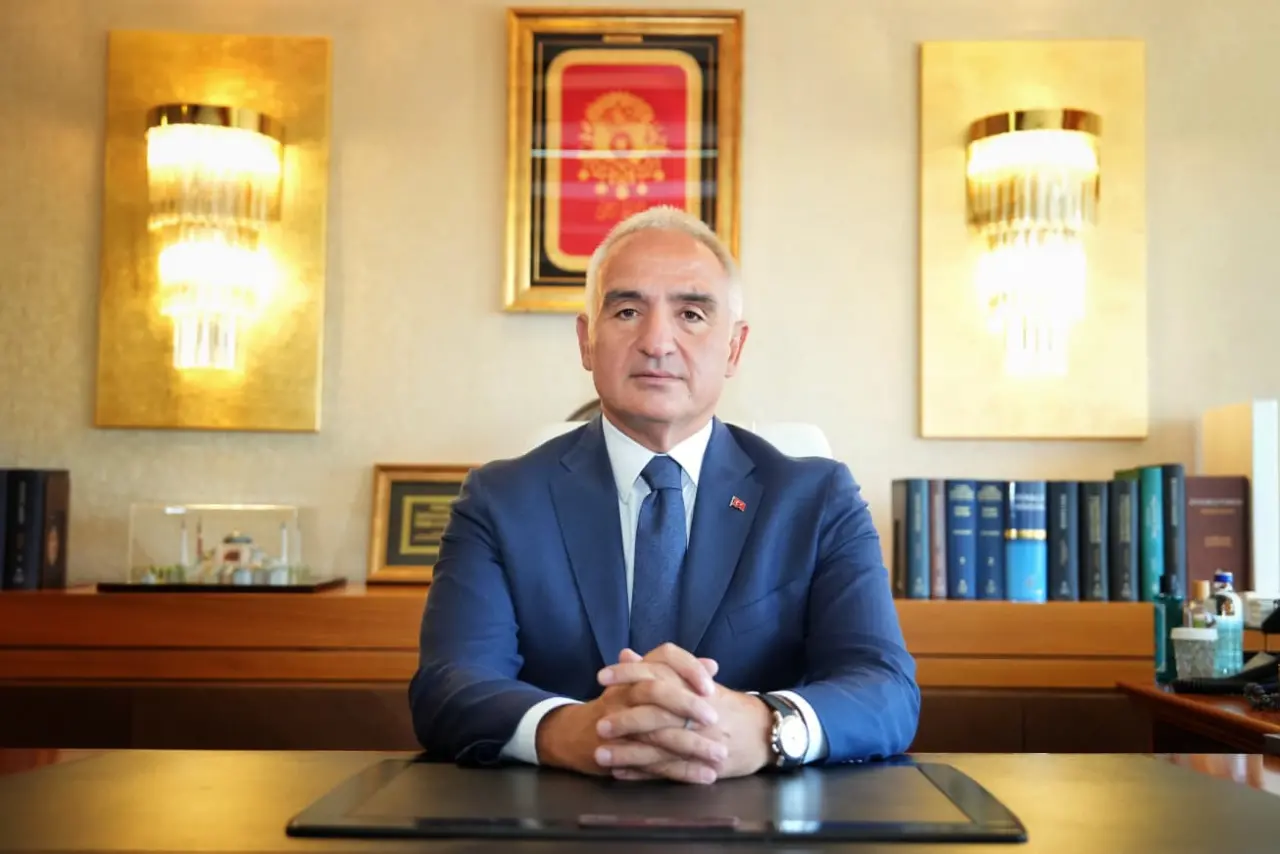 Galata Kulesi 29 Ekim için Atatürk ve ay yıldızla aydınlatıldı 11