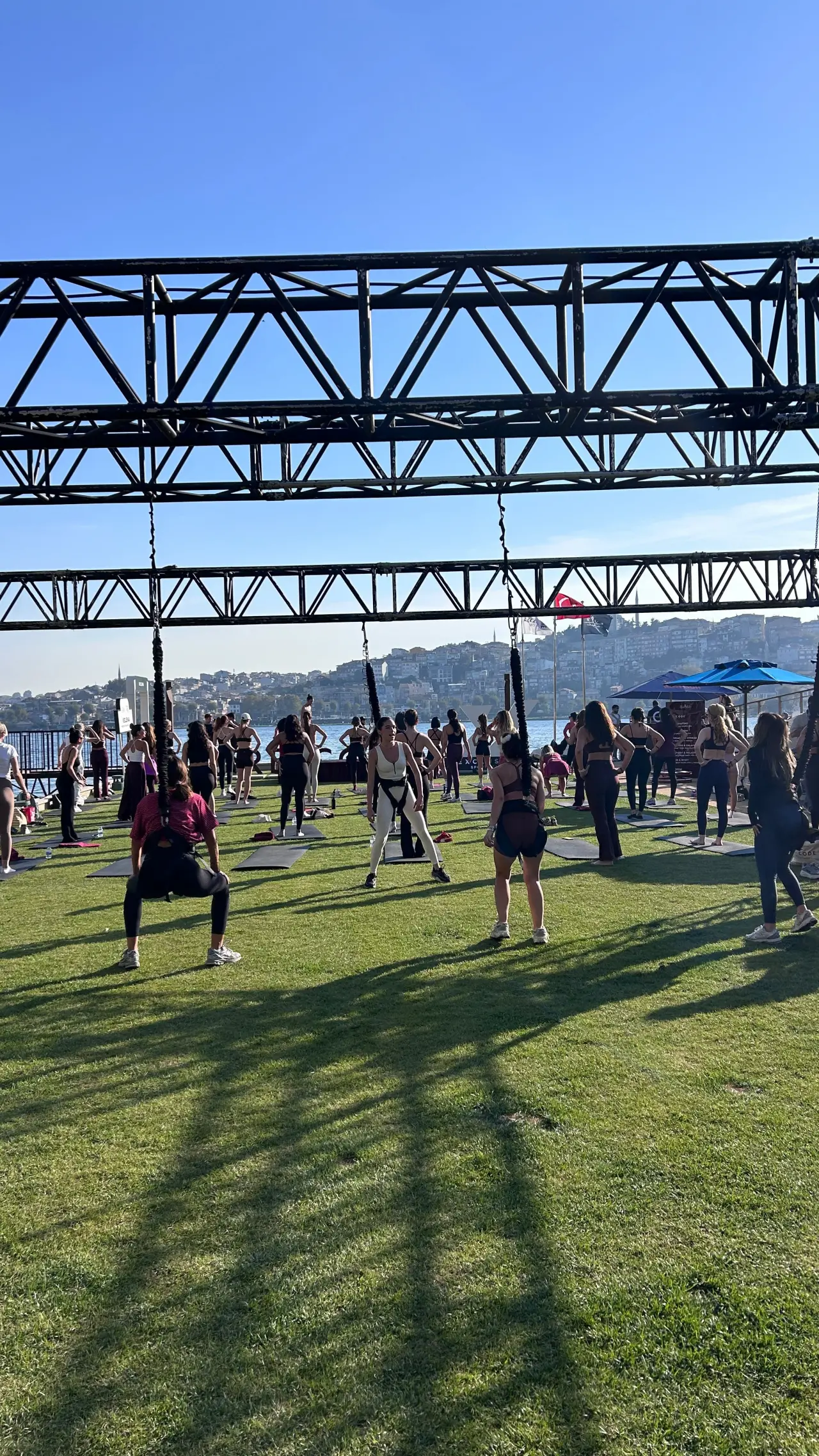 İyi yaşamın sırlarını verdiler: Yoga zamanı! 6