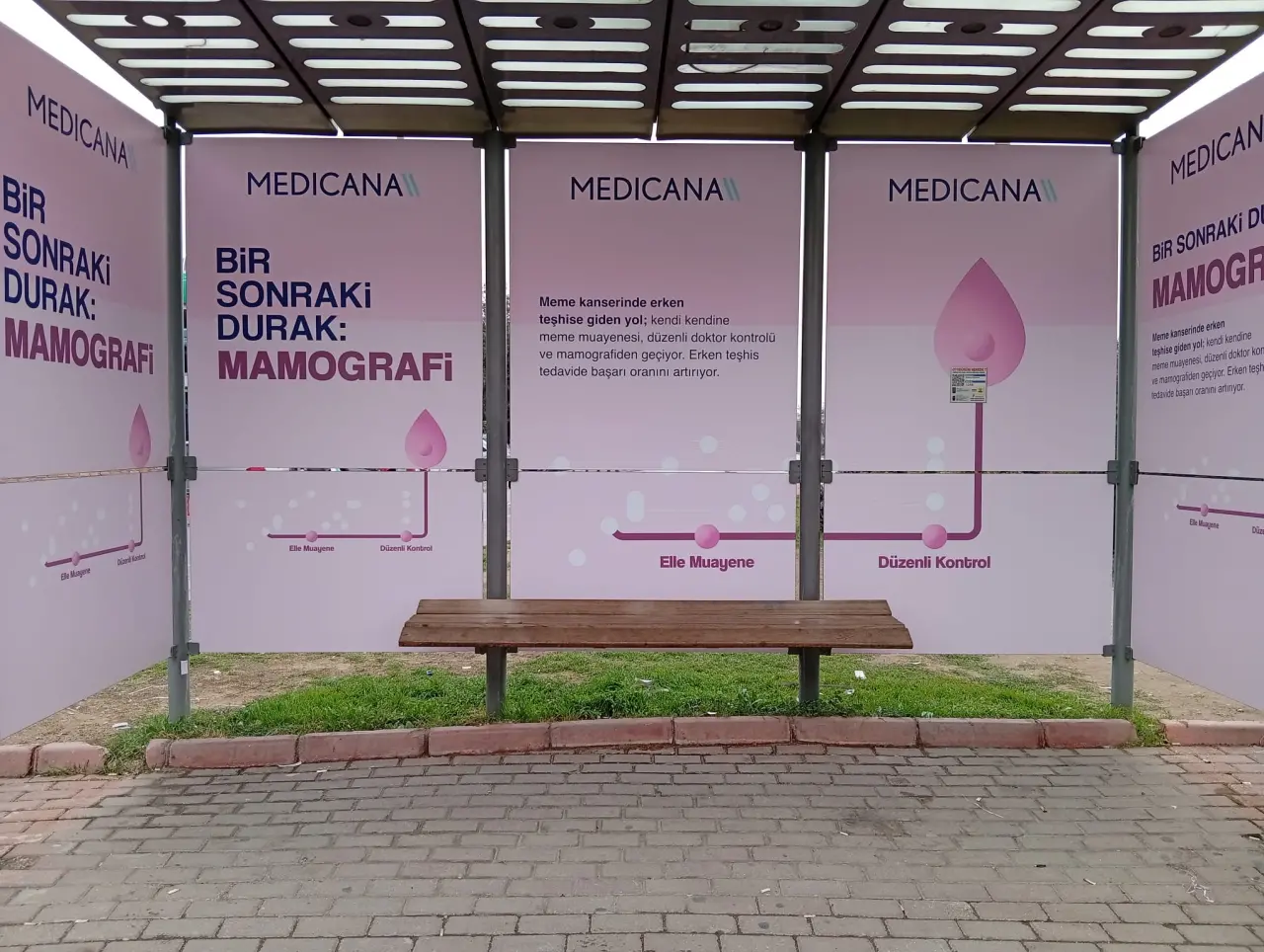 Konya'da otobüs durağı meme kanseri farkındalığı için pembeye büründü 4