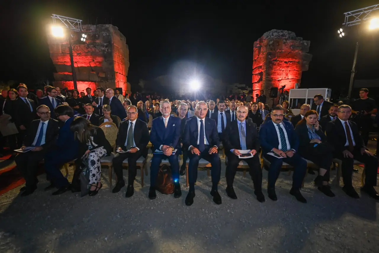 Mehmet Nuri Ersoy ve İtalyan Bakan Giuli Hierapolis'te buluştu 5