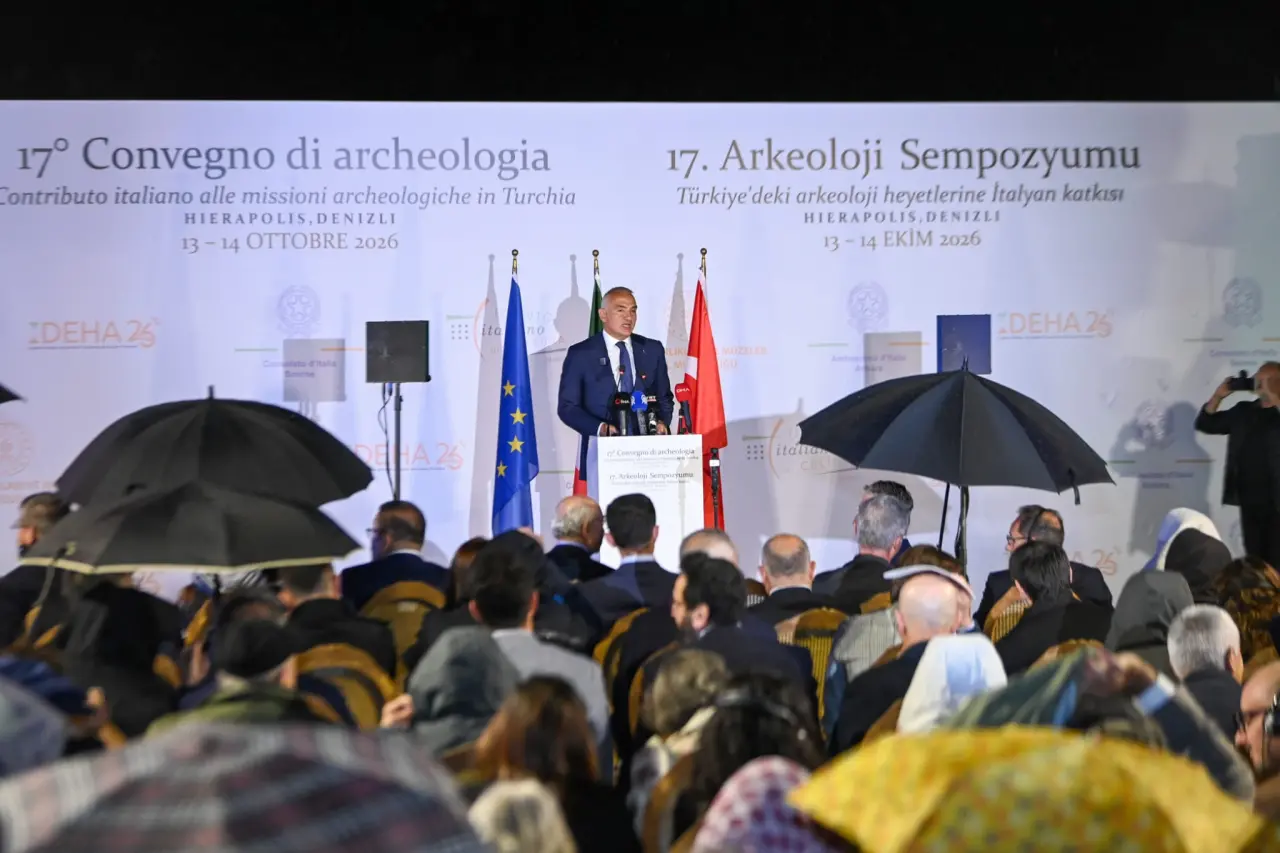 Mehmet Nuri Ersoy ve İtalyan Bakan Giuli Hierapolis'te buluştu 3