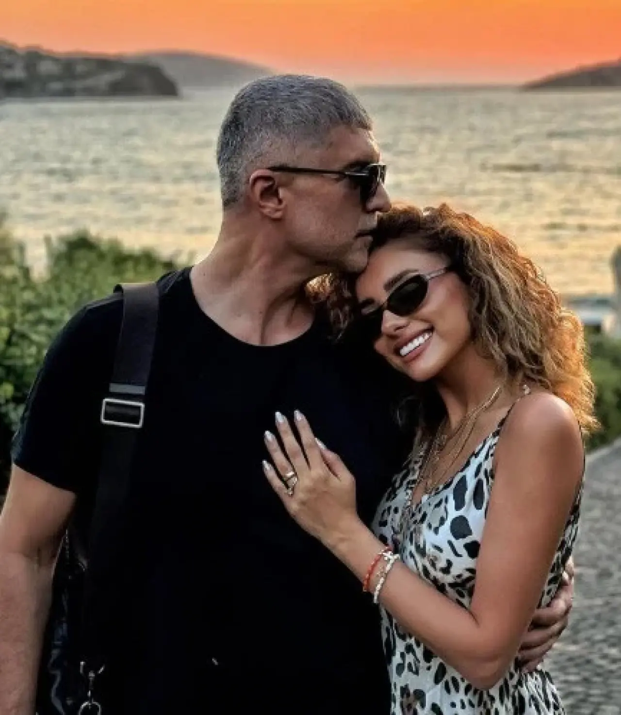 Özcan Deniz’in eşi Samar Dadgar acı haberi duyurdu 4