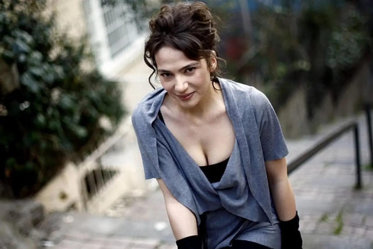 Doktorlar'ın Zenan'ı Melike Güner Ömer Dizisindeki Yeni Rolü İçin Tesettüre Girdi