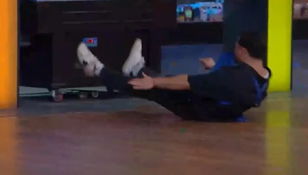 MasterChefte 3. eleme adayı belli oldu Beyza ile aşk yaşadığı iddia edilen Onur kendini yerde buldu TALİHSİZ KAZA