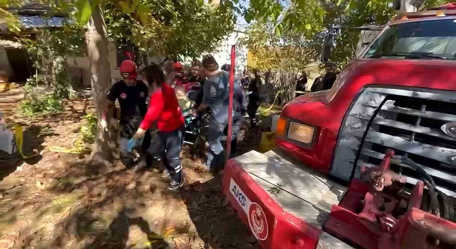 12-metrelik-kuyuya-dusen-80-yasindaki-halil-amca-itfaiyenin-mudahalesiyle-kurtarildi