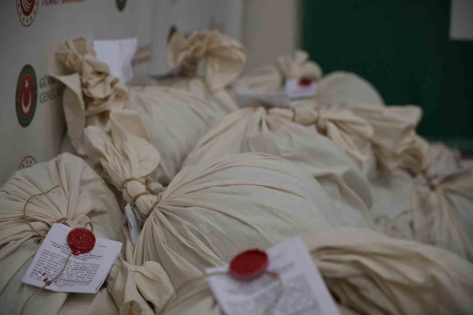 319-milyon-tl-degerindeki-525-kilo-uyusturucu-kapikulede-sergilendi