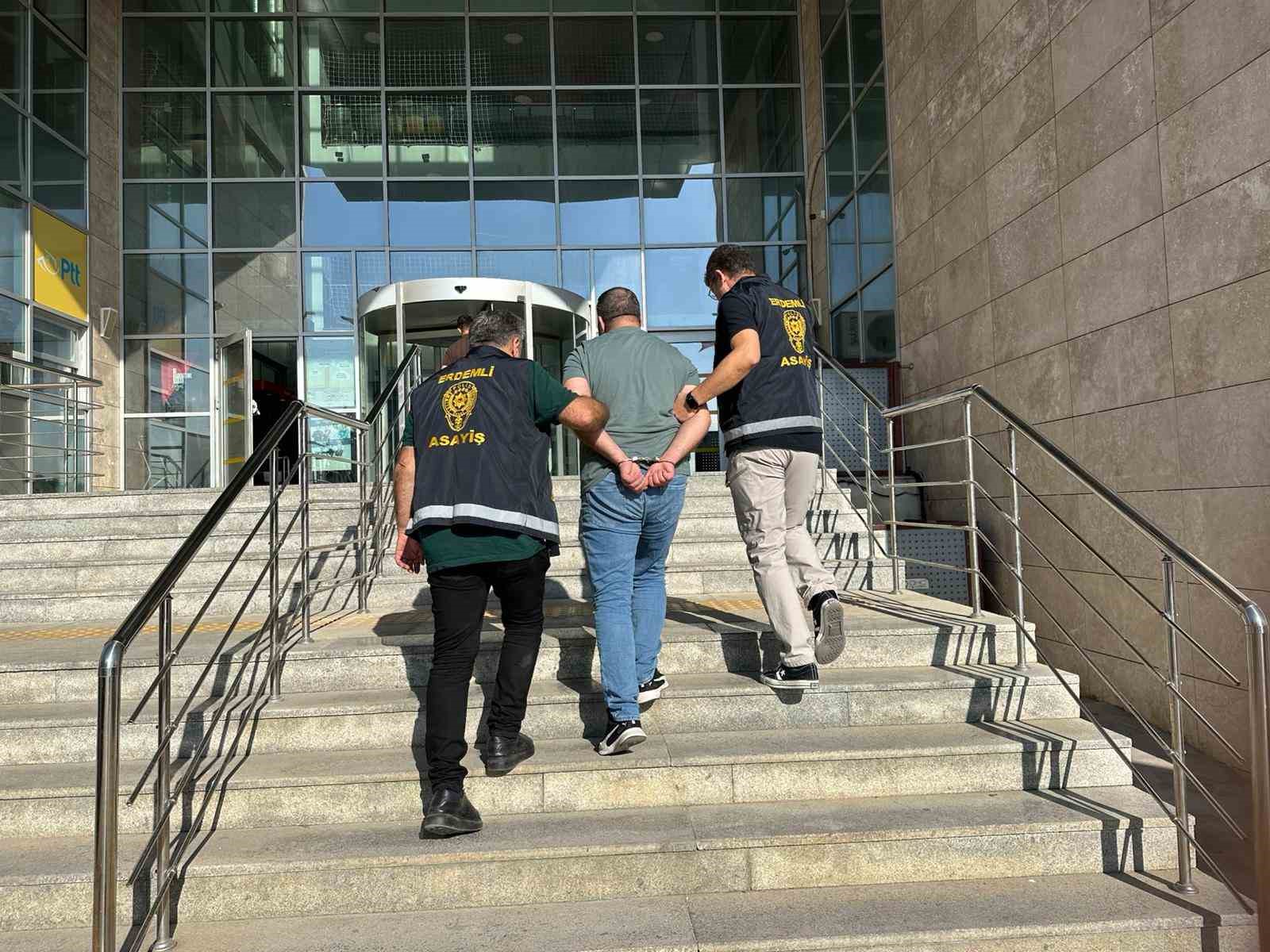 4-yildir-araniyordu-50-yil-hapis-cezasiyla-aranan-firari-yakalandi