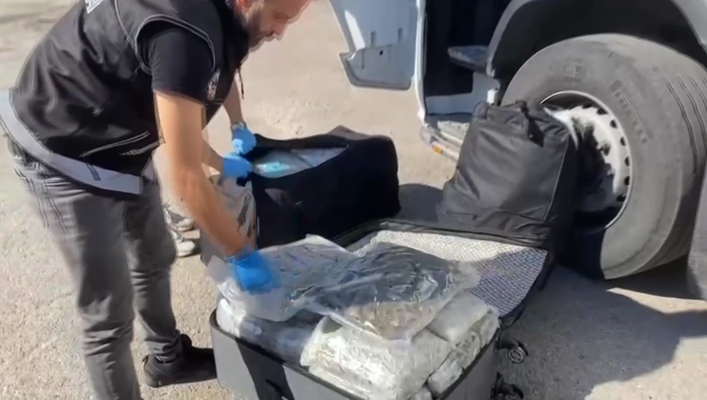 80-milyonluk-uyusturucu-yakalatan-supheli-arkadasim-goturur-musun-dedi-ben-de-kiramadim