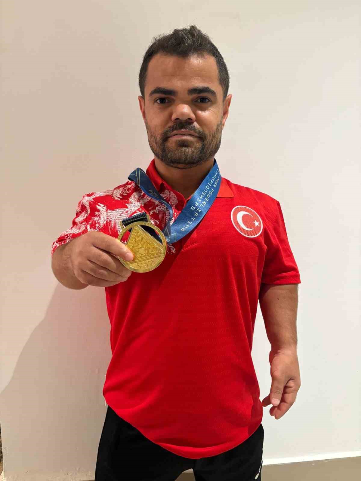 abdullah-kayapinar-dunya-sampiyonu-oldu