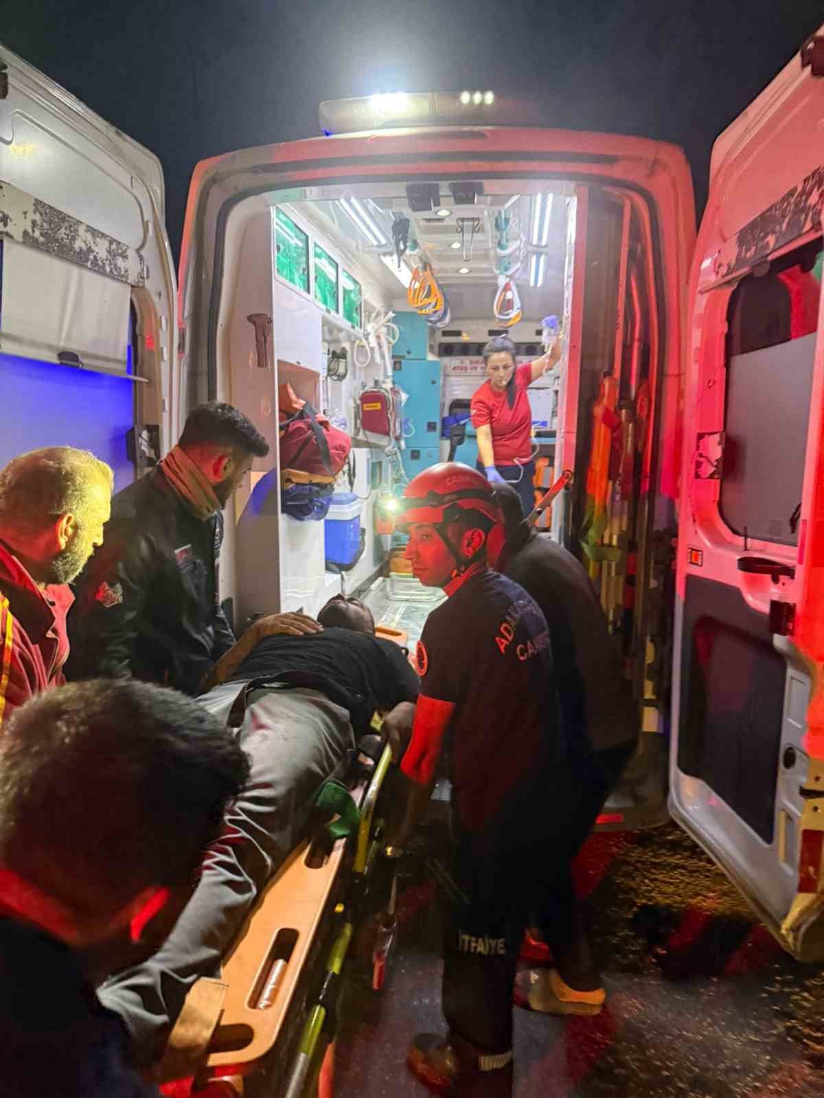 adanada-iki-hafif-ticari-arac-carpisti-1-olu-2-yarali