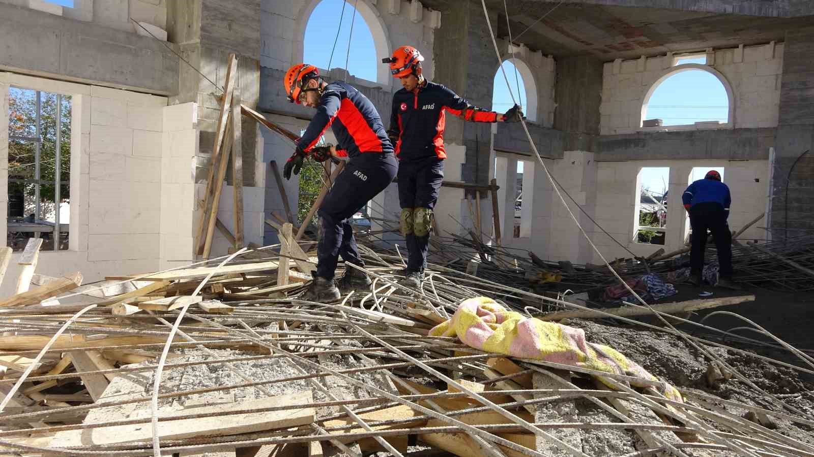 adiyamanda-cami-kubbesi-coktu-5-yarali