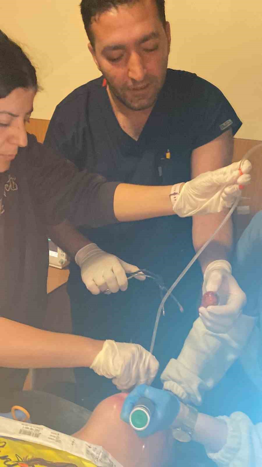 agrida-yuttugu-ceviz-yemek-borusundan-cikarildi