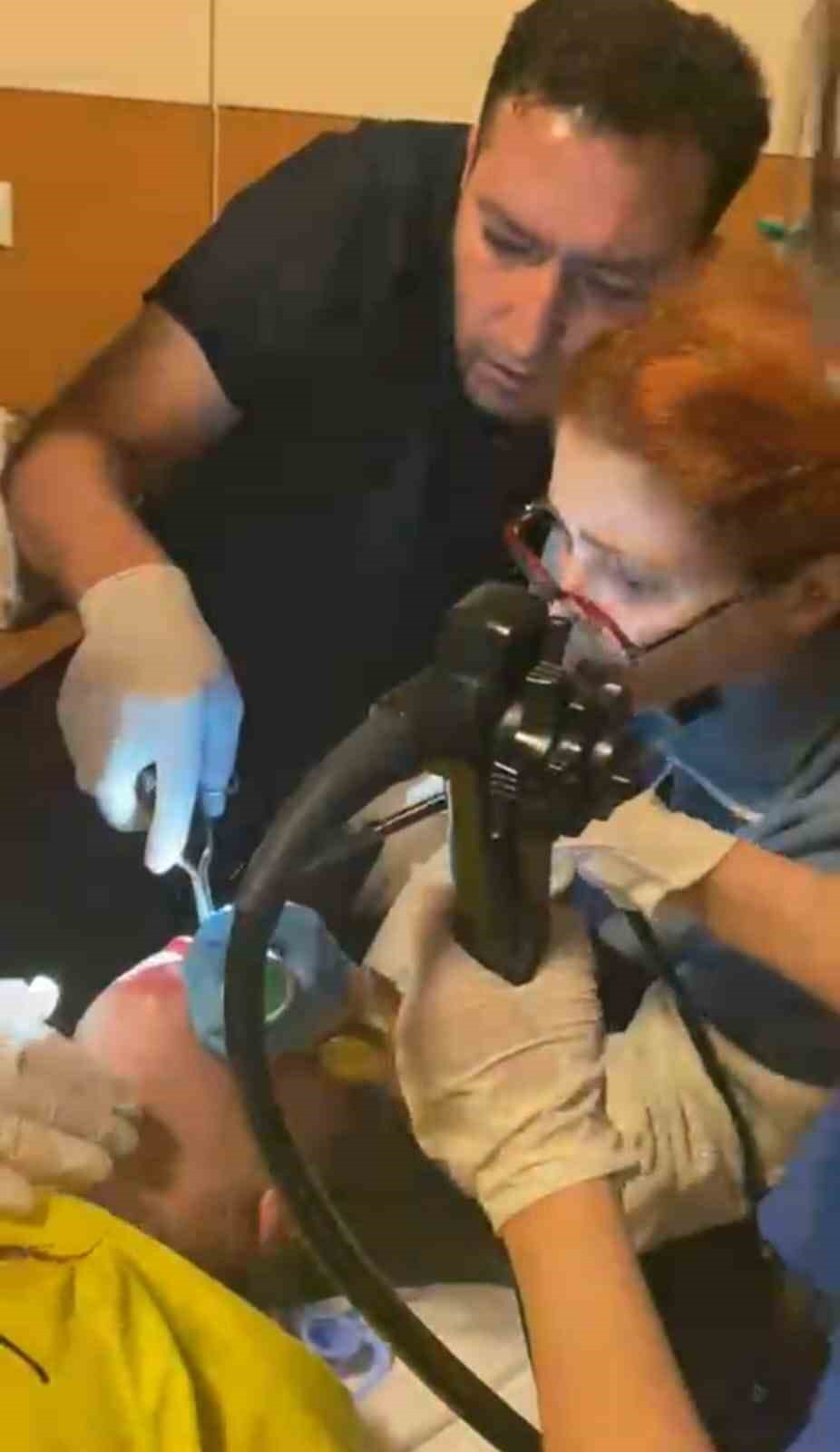 agrida-yuttugu-ceviz-yemek-borusundan-cikarildi