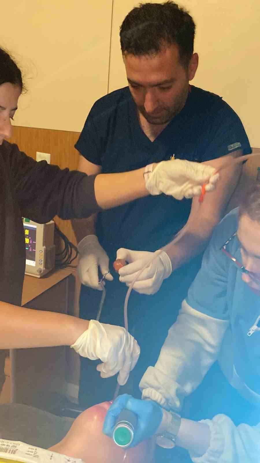 agrida-yuttugu-ceviz-yemek-borusundan-cikarildi