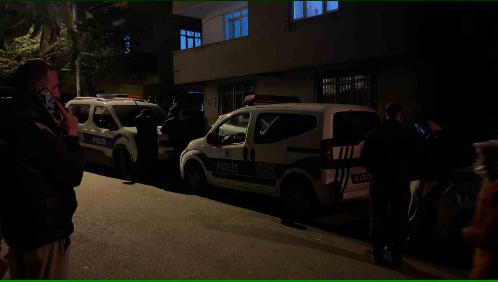 aile-ici-tartismada-yanlislikla-kizini-vuran-baba-ayni-silahla-intihar-etti