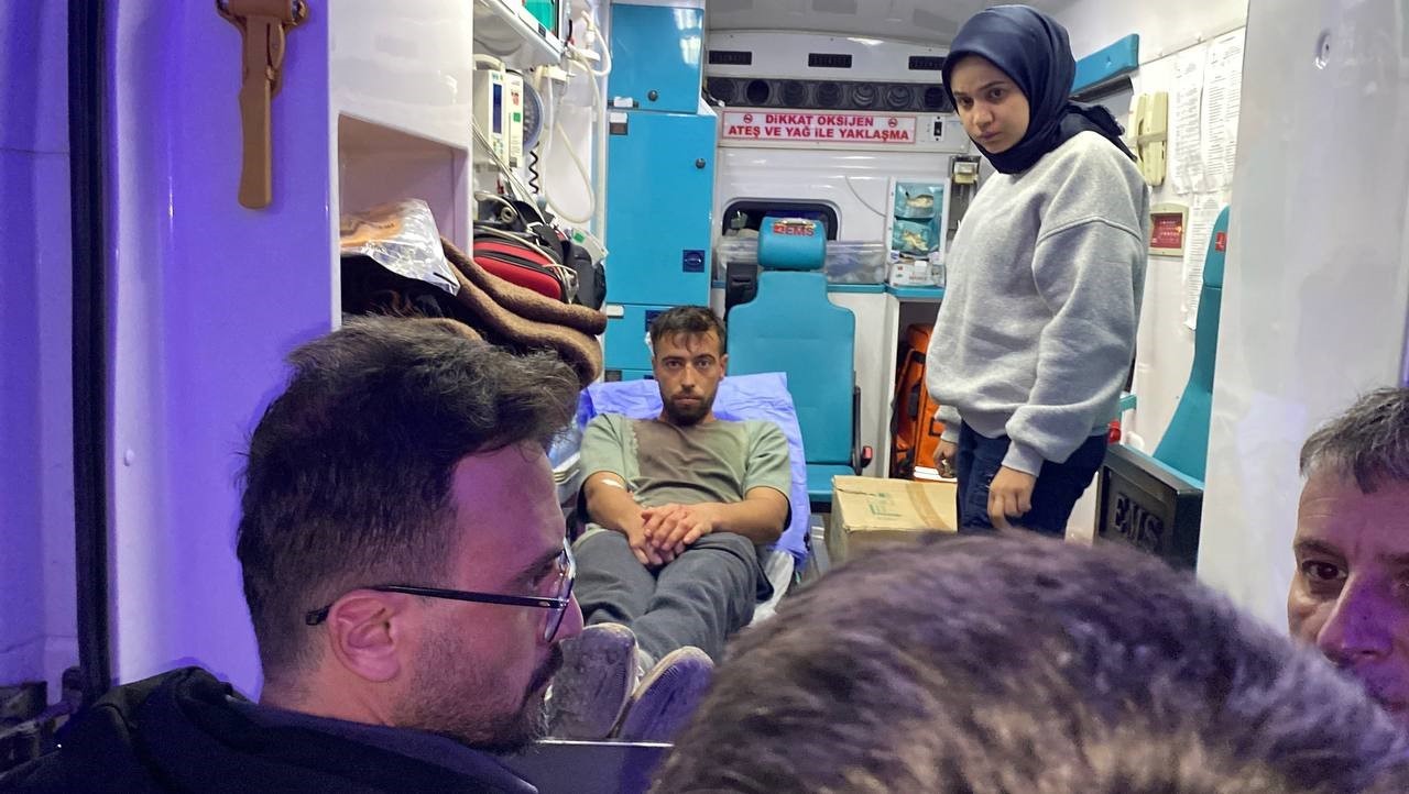 aksarayda-hali-saha-macinda-kavga-7-yarali