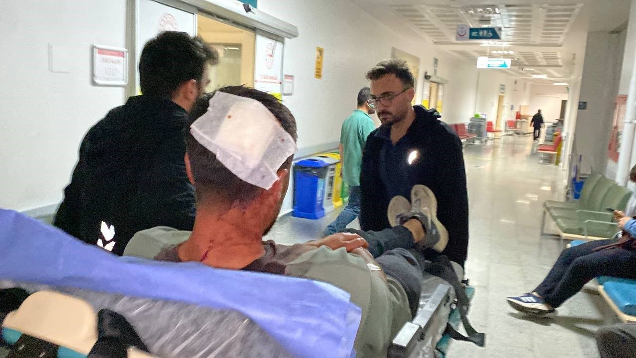 aksarayda-hali-saha-macinda-kavga-7-yarali