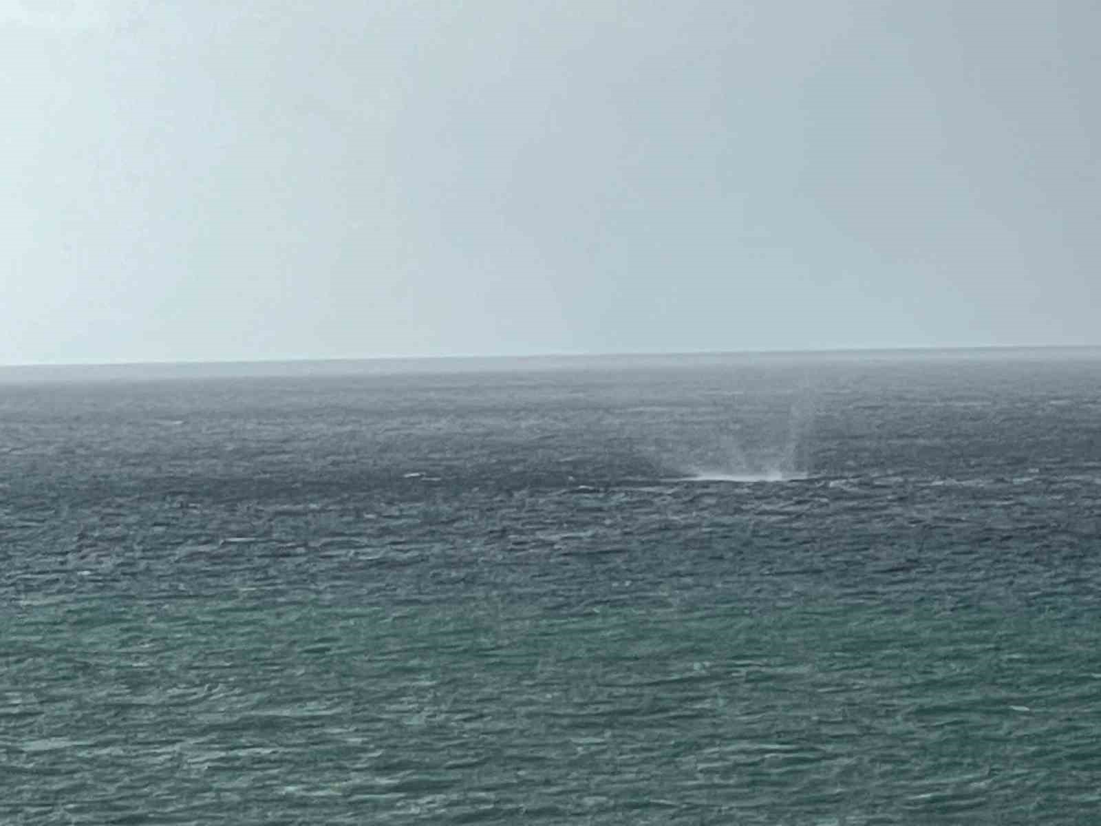 alanya-aciklarinda-olusan-hortum-korkuttu